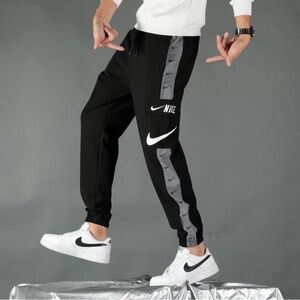 Nike Men's Black and Gray Joggers